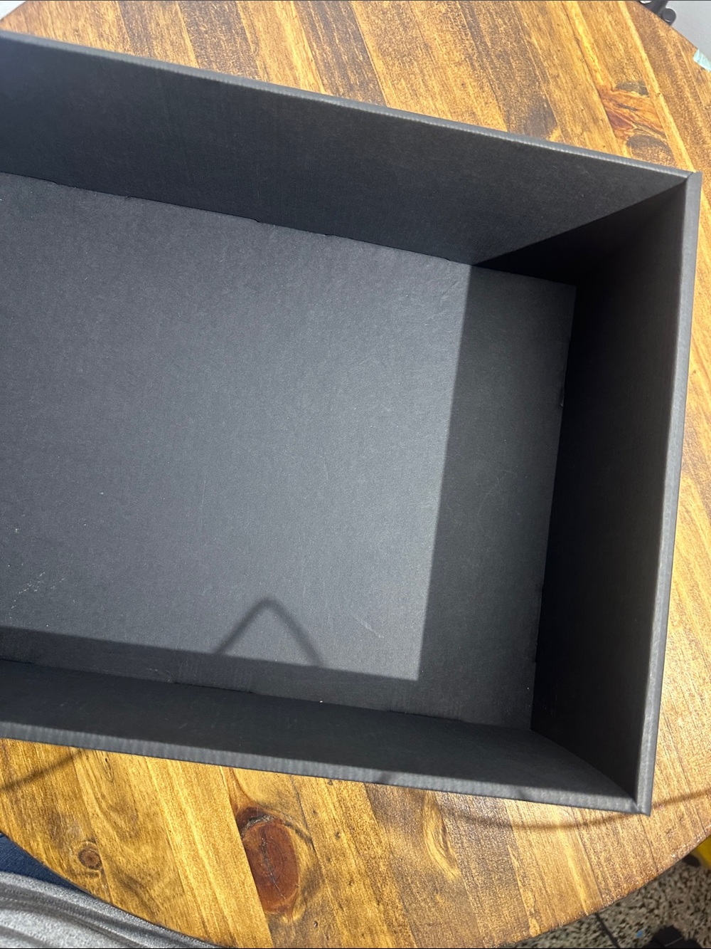 Prada Black Box with White Logo - Picture 6 of 7